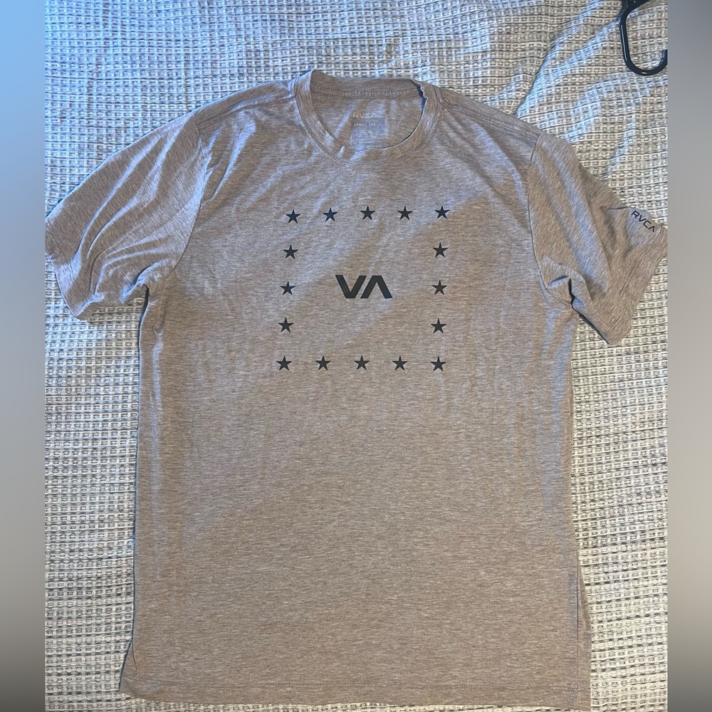 NWOT RCVA tshirt- large